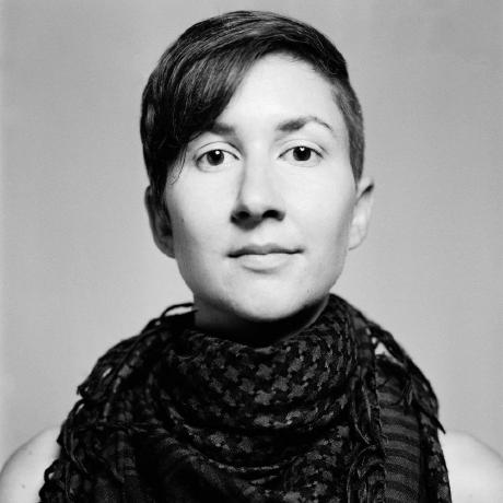 Portrait photo of Lin Clark